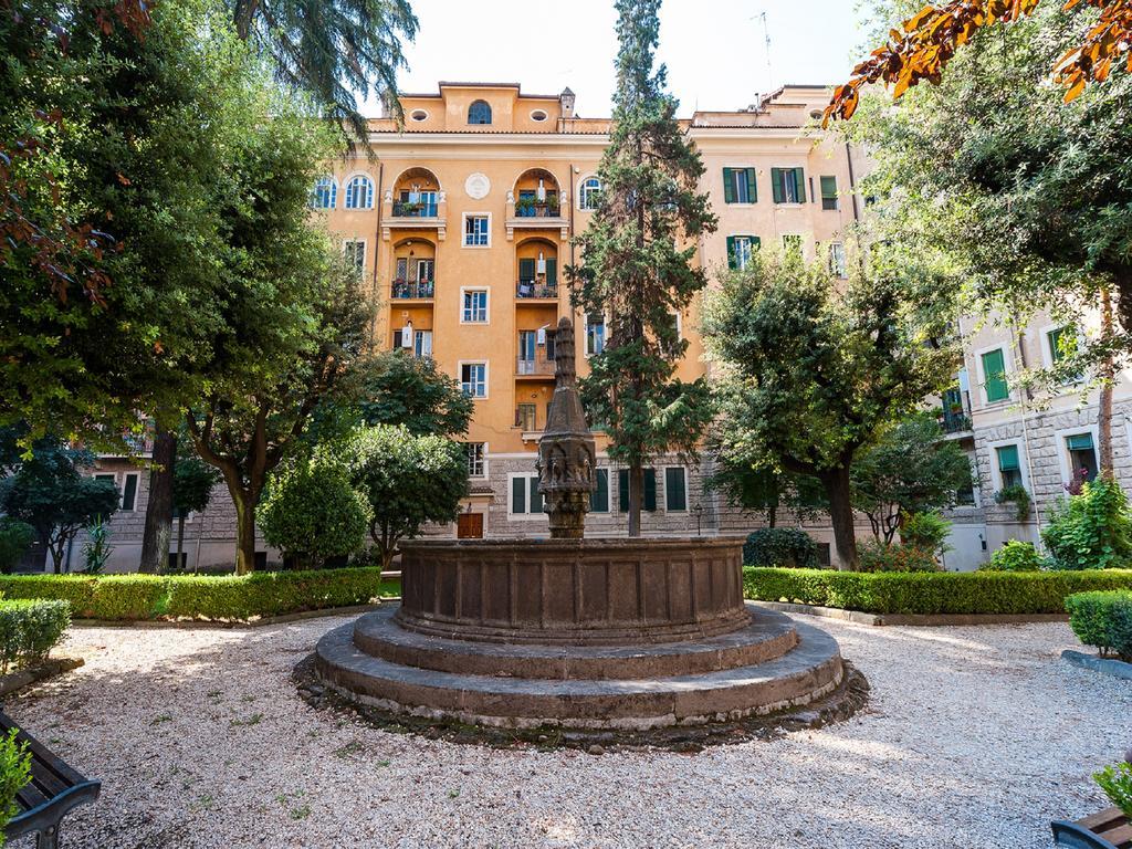 Piazza Tuscolo * Rome