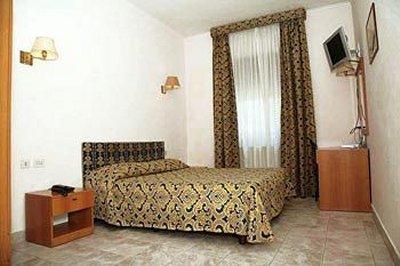 Industrial Hotel 2*
