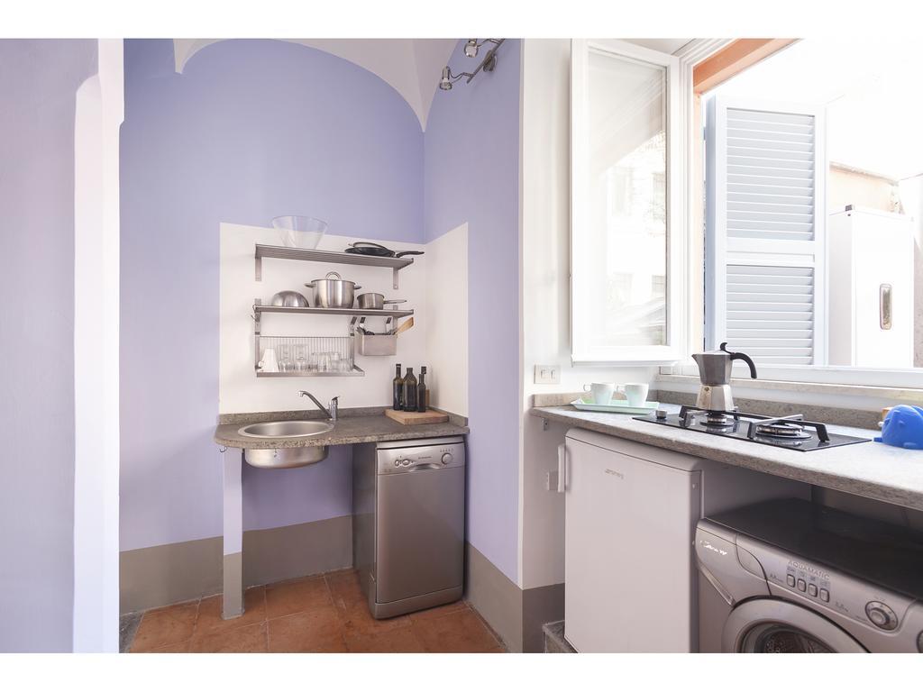 Apartment Via Farina * Rome