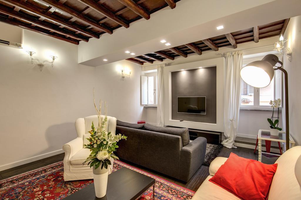 Campo De' Fiori Stylish White Apartamento Roma