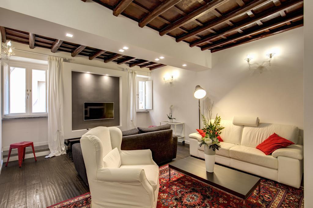 Campo De' Fiori Stylish White Apartamento *