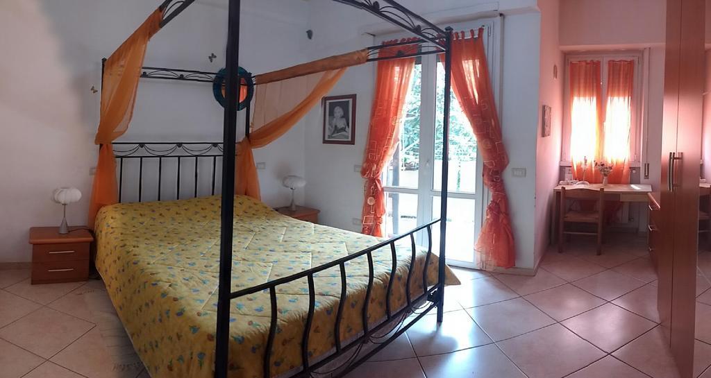 Holiday And Jubilee House Casa de hóspedes 3*