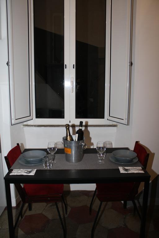 Home2rome - Trastevere Apartment *