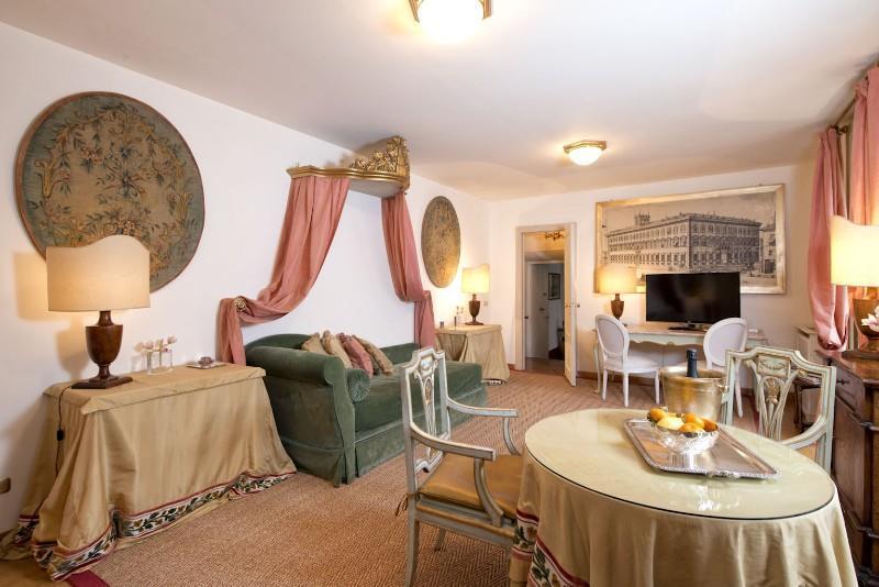 Bed & Breakfast Residenza Ruspoli Bonaparte Rome