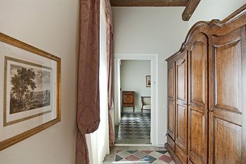 Le Clarisse Pantheon Hotel
