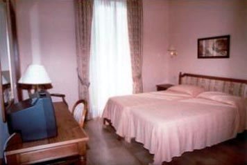 Pyramid Hotel Rome