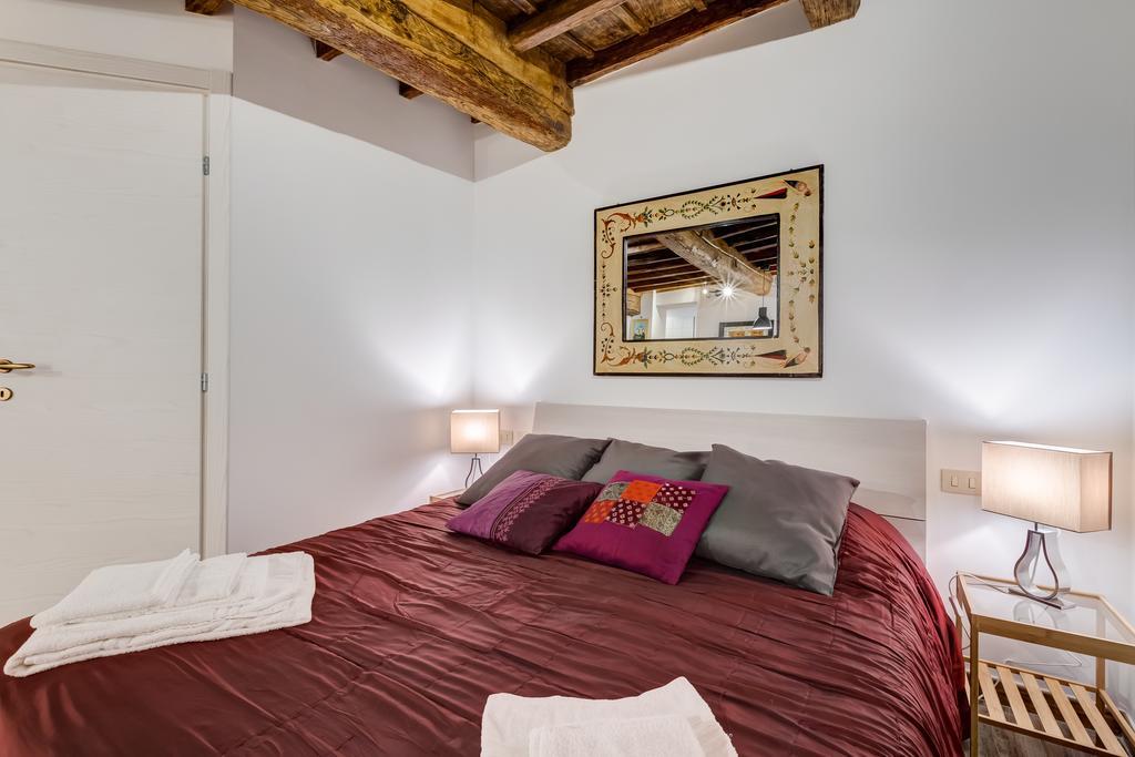 Apartment Pellegrino Campo De' Fiori Rome