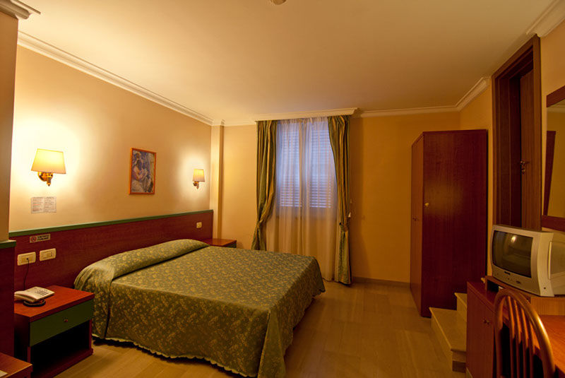 Center 2 Hotel Rome