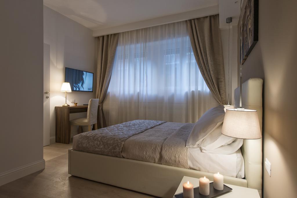 Aruna * Roma