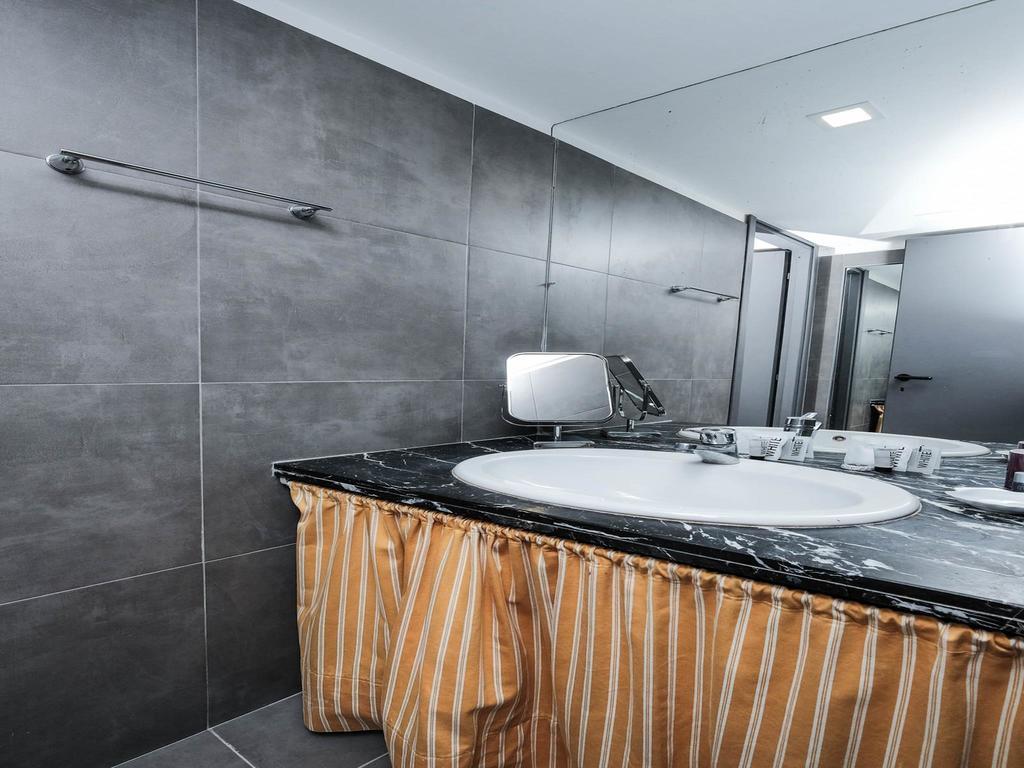 Ancient Trastevere Vespa Loft Apartment Rome