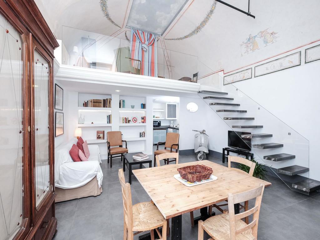 Ancient Trastevere Vespa Loft