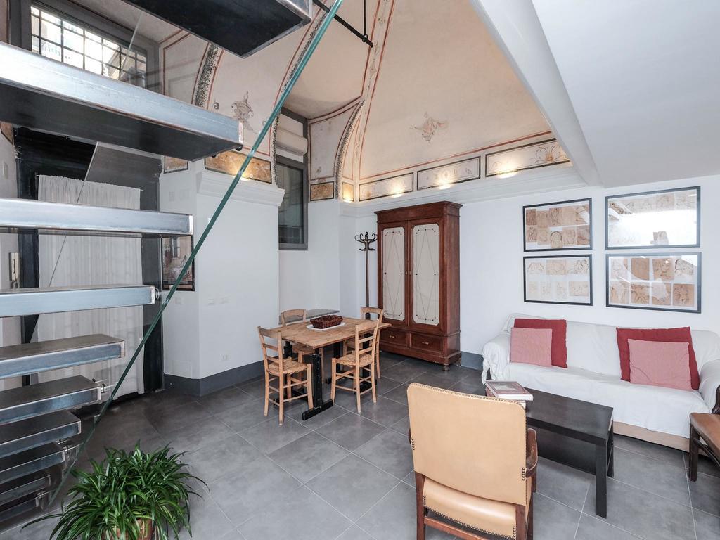 Ancient Trastevere Vespa Loft Apartment Rome