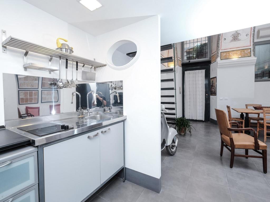 Ancient Trastevere Vespa Loft Rome