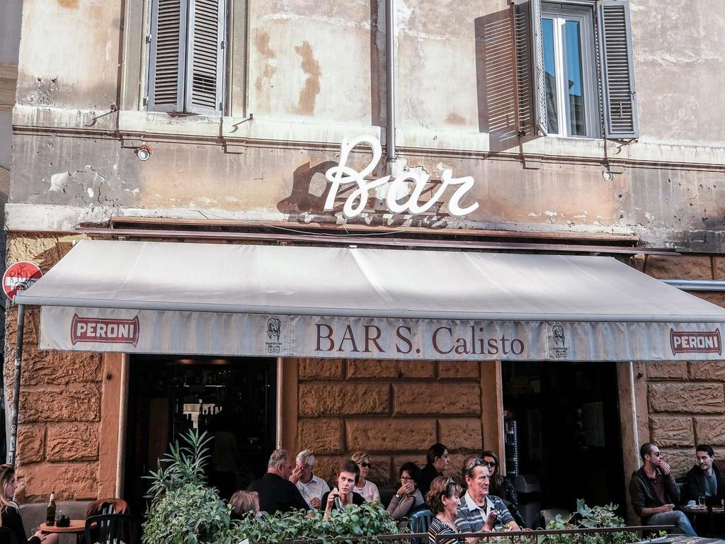 Ancient Trastevere Vespa Loft *