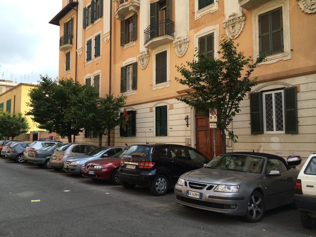 Apartment Come And Feel At In This Airy Three Bedrooms In Centre Rome