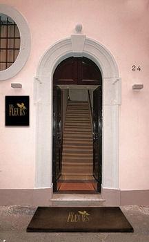 Les Fleurs Luxury House 3*