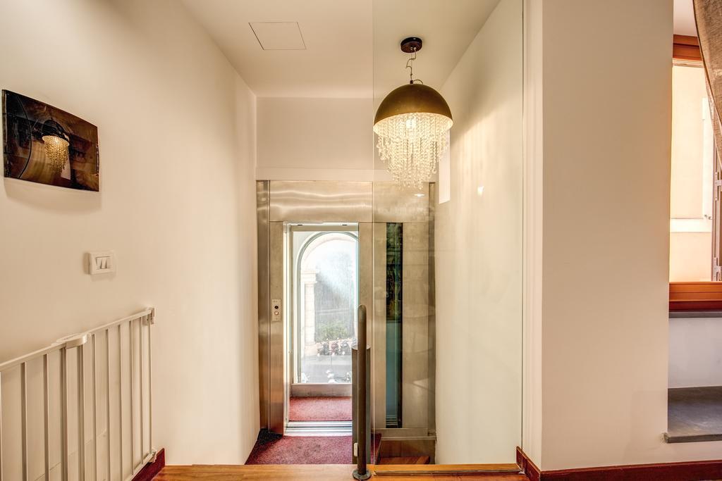 Apartment Pantheon Miracle