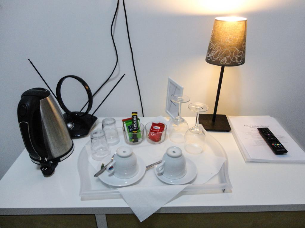 Guest house Suites Holiday Rooms *