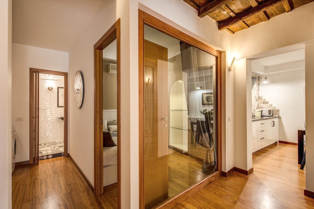 Pantheon Miracle Apartment