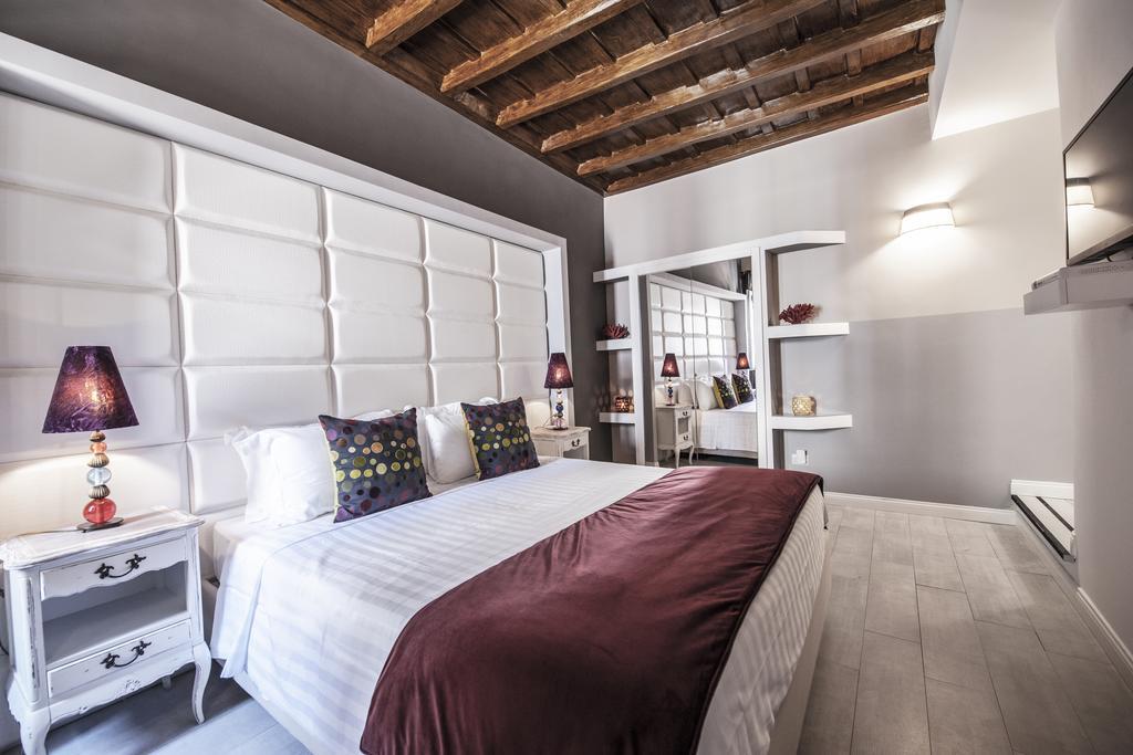 Casa de hóspedes Town House Spagna- Luxury Rooms With Jacuzzi Bath