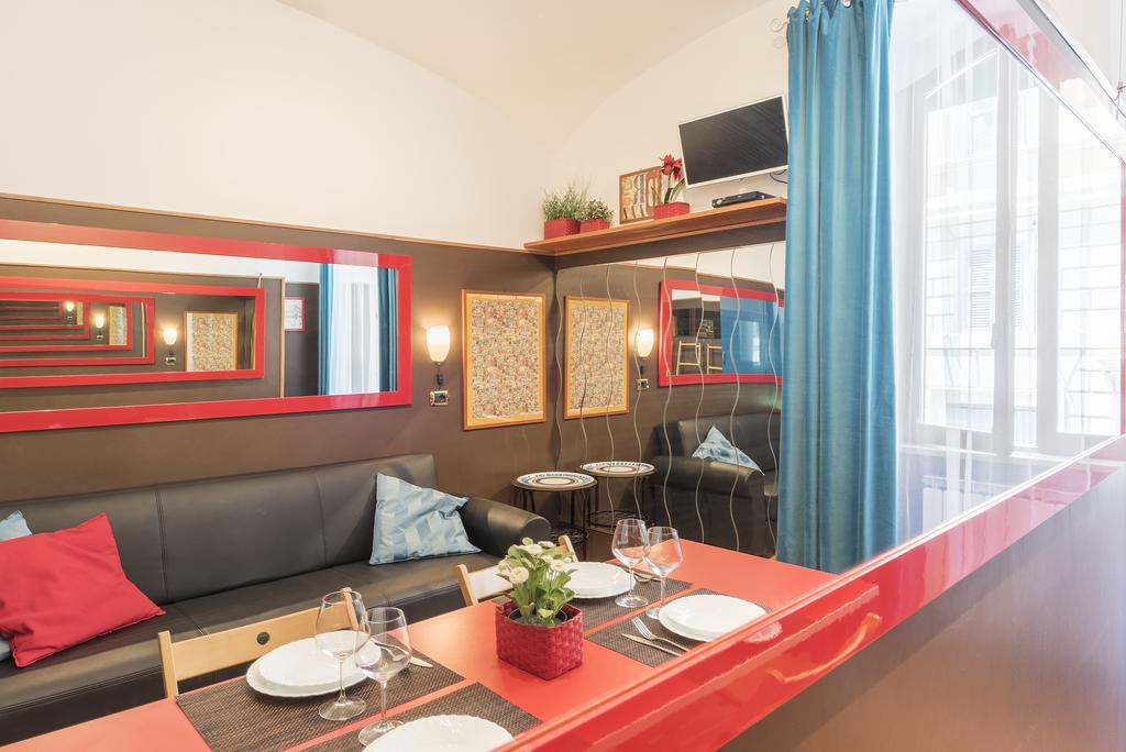 Mirror House Apartment *