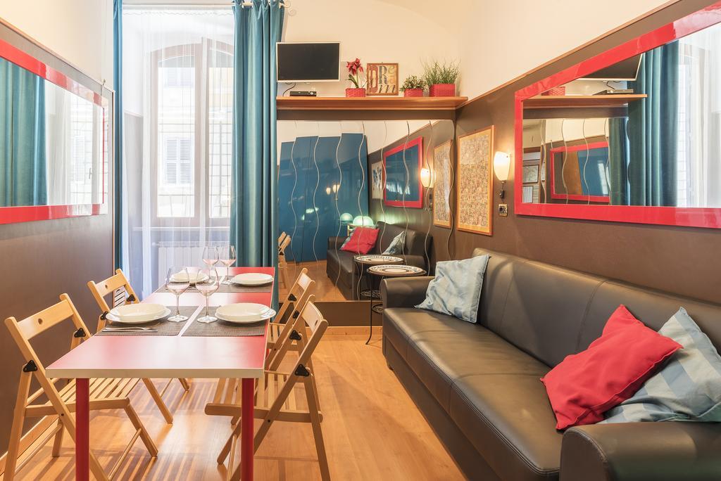 Apartment Mirror House