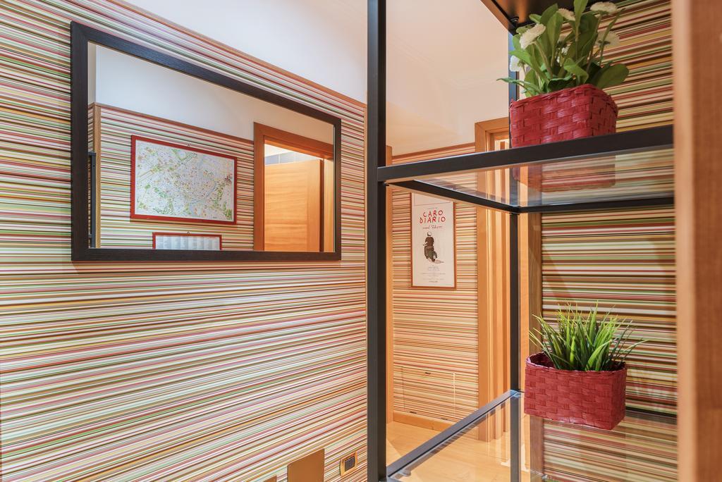 Mirror House Apartment