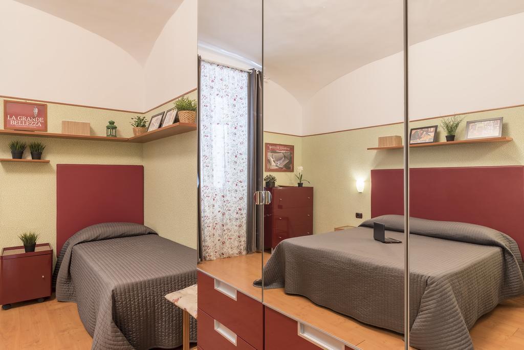 Mirror House Apartment