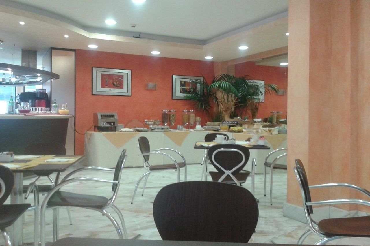 Ih La Mela Hotel