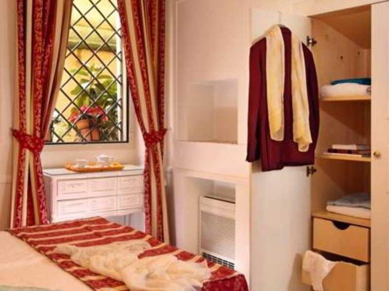 Modigliani Hotel 3*