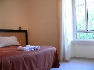 Seasons Guest house 2*