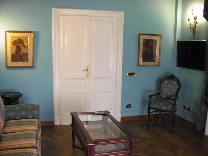 Episcopo Lipinsky Luxury Rome