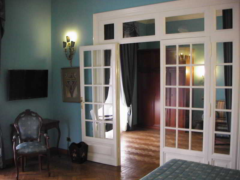 Episcopo Lipinsky Luxury Couette-café 2*