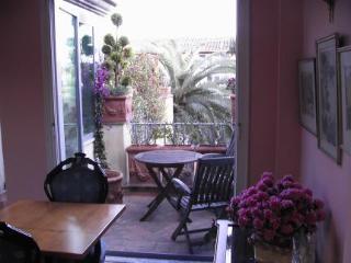 Episcopo Lipinsky Luxury Couette-café 2*
