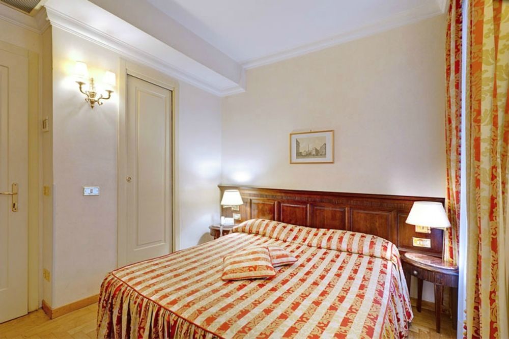 Hotel Cinquantatre Rome