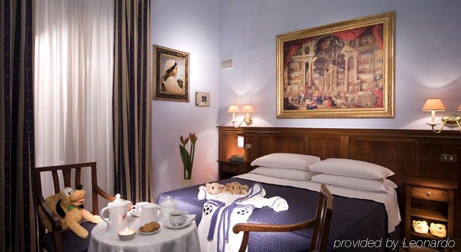 Des Artistes Hotel