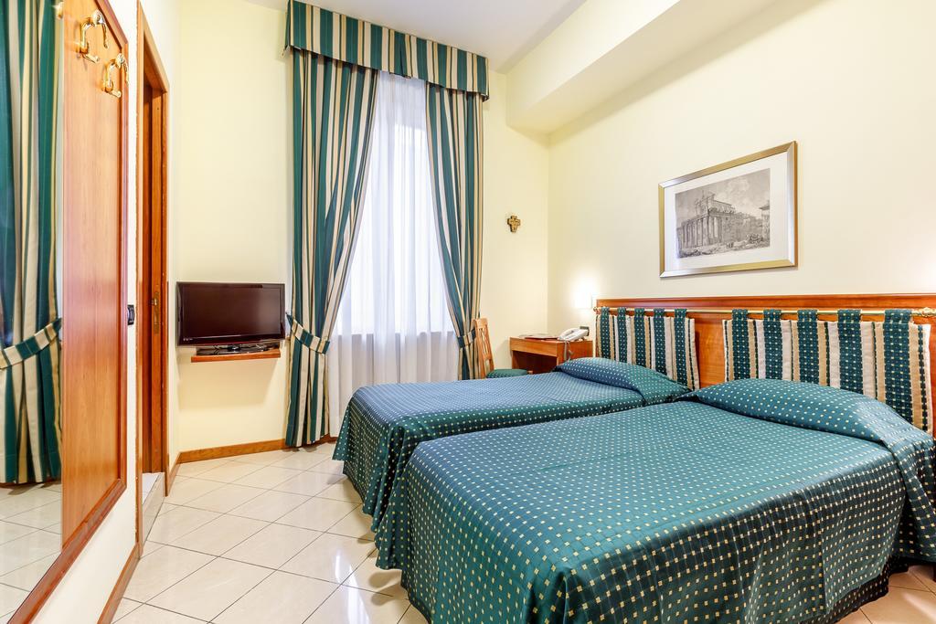 Residenza Paolo Vi Hotel