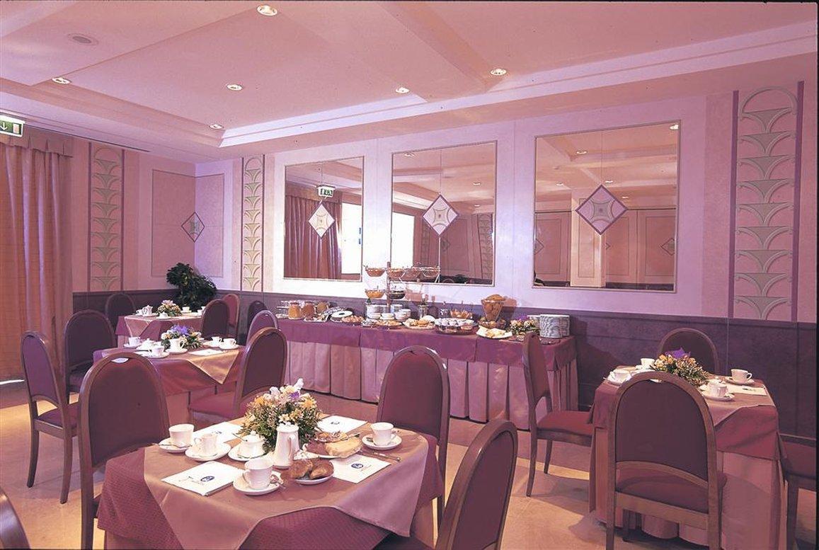 Imperatori Hotel 4*