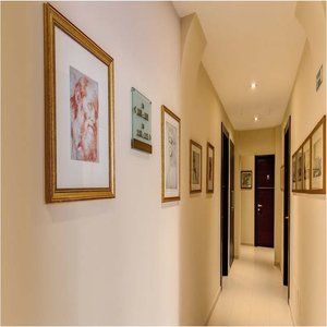 Hotel Versailles *