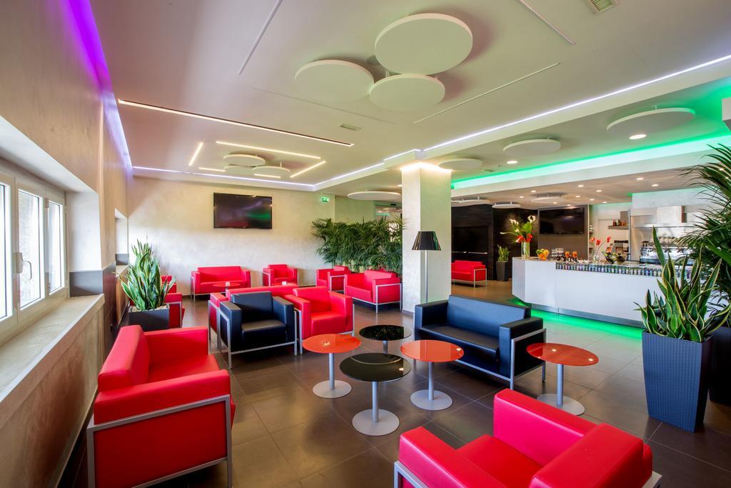 San Paolo Couette-café Rome