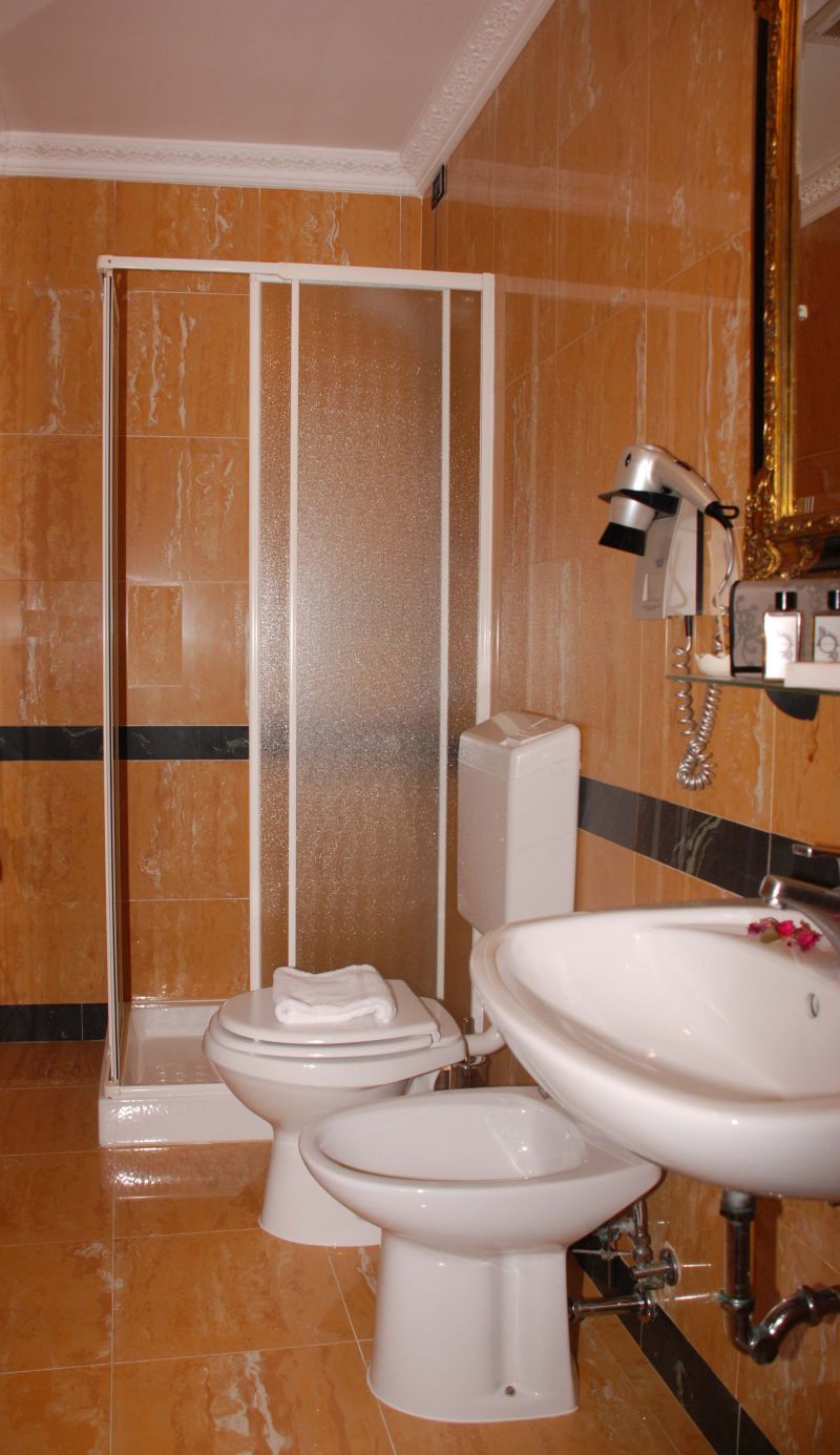 Caravaggio Hotel 3*