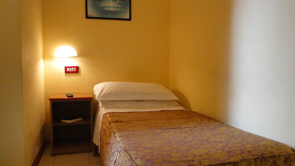 Hotel Altavilla 9 2*