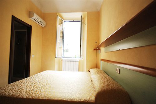 Emanuela Hostel Rome