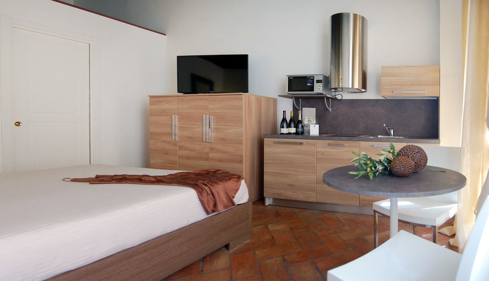 Navona Luxury Aparthotel 2*