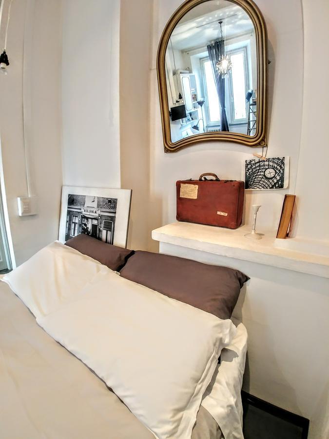 Next Stop Couette-café *