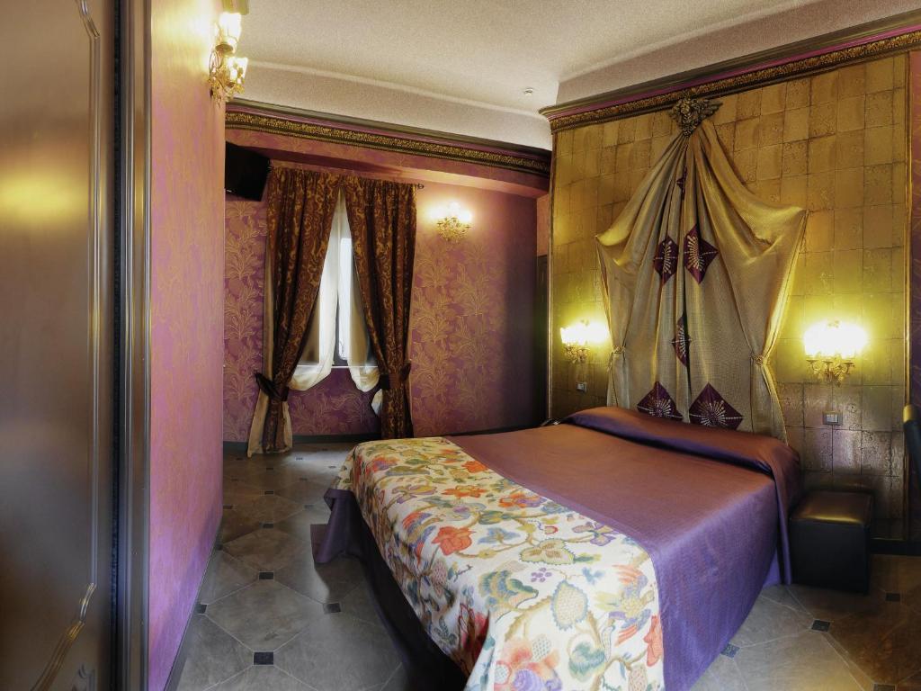 Antica Dimora Delle Cinque Lune Hotel