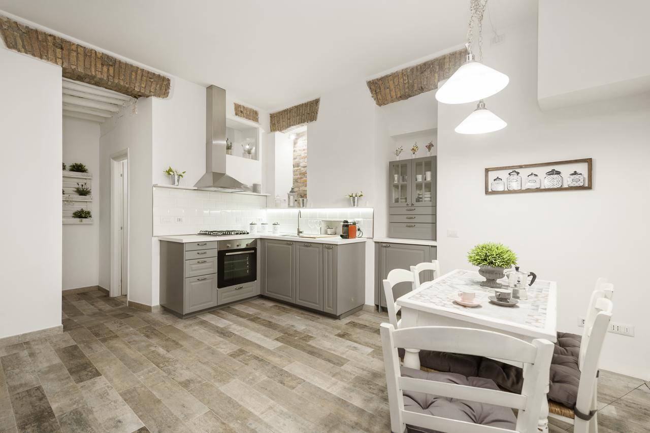 Apartment Awesome Duplex In Campo De' Fiori Area