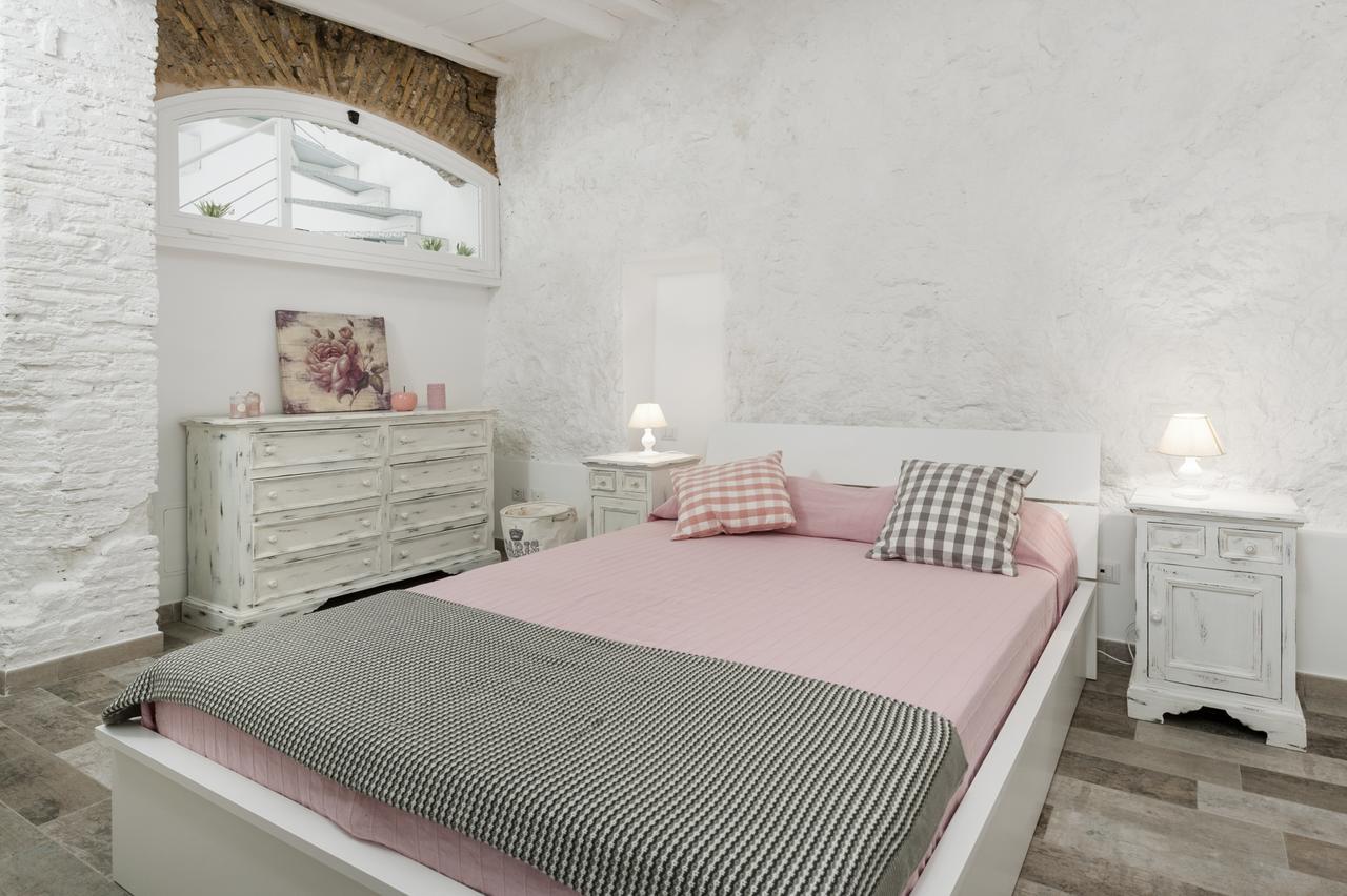 Awesome Duplex In Campo De' Fiori Area