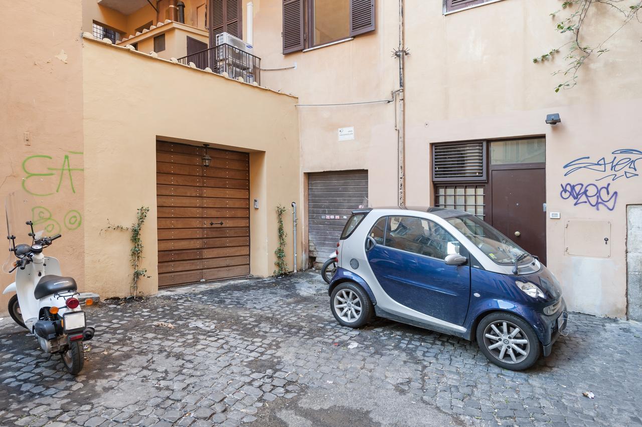Apartment Awesome Duplex In Campo De' Fiori Area