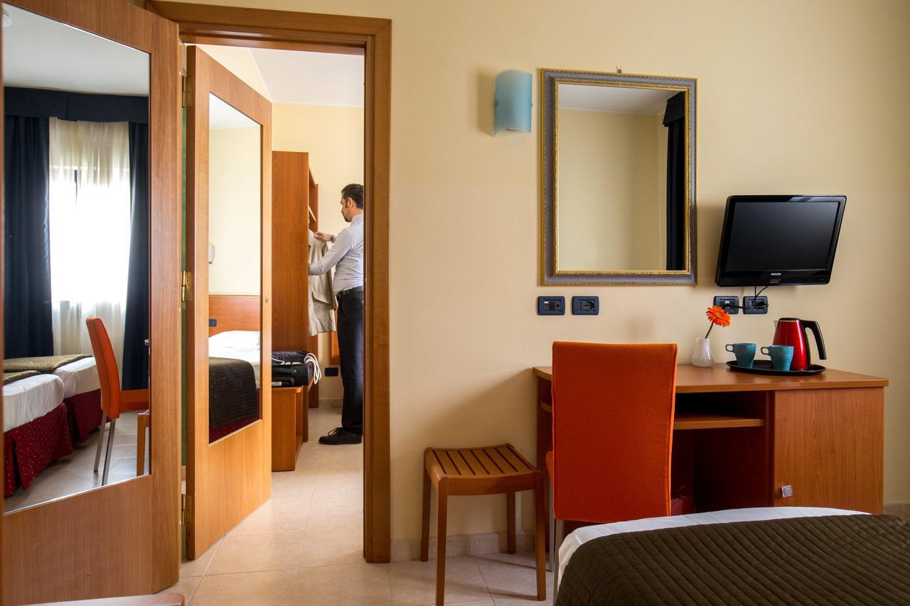 Western Blu Rome